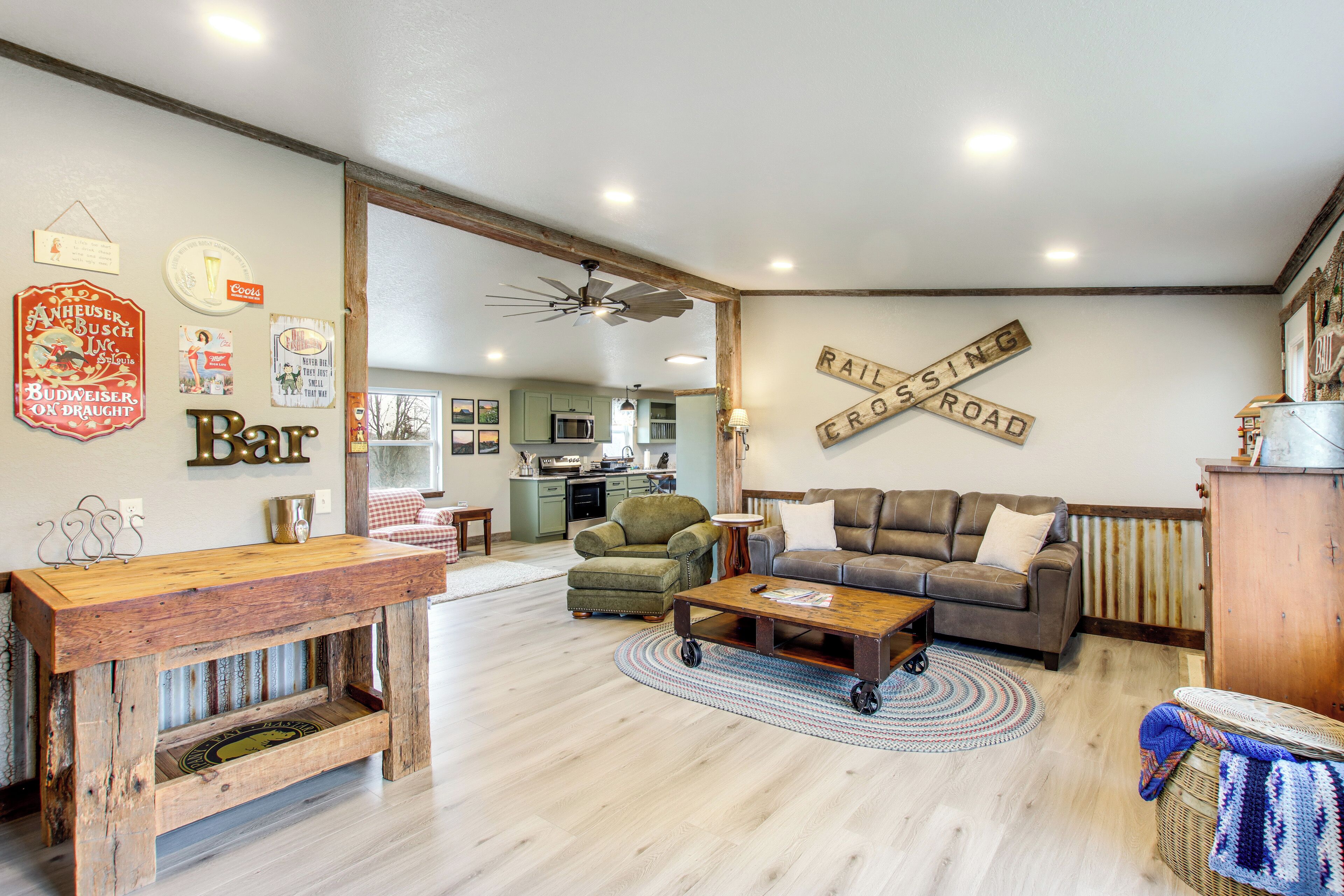 House (3 Bedrooms) | Interior