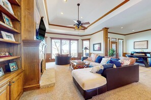 House (4 Bedrooms) | Interior - Lakefront Estate: Stunning Views, Deck, Bar & Dock (Bridgeport)