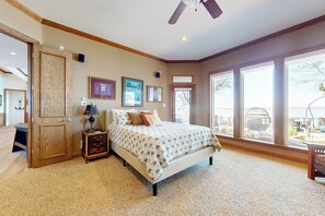 House (4 Bedrooms) | Interior - Lakefront Estate: Stunning Views, Deck, Bar & Dock (Bridgeport)