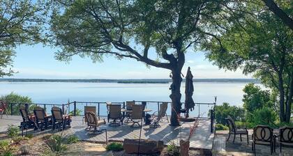 Lakefront Estate: Stunning Views, Deck, Bar & Dock
