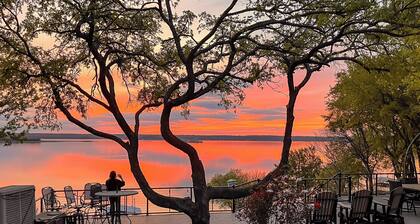 Lakefront Estate: Stunning Views, Deck, Bar & Dock