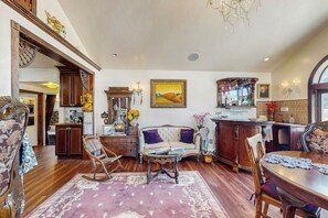 Talo (3 Bedrooms) | Sisätilat