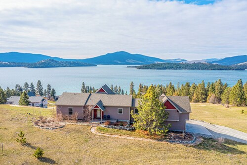 Breathtaking Mountain & Lake Views!