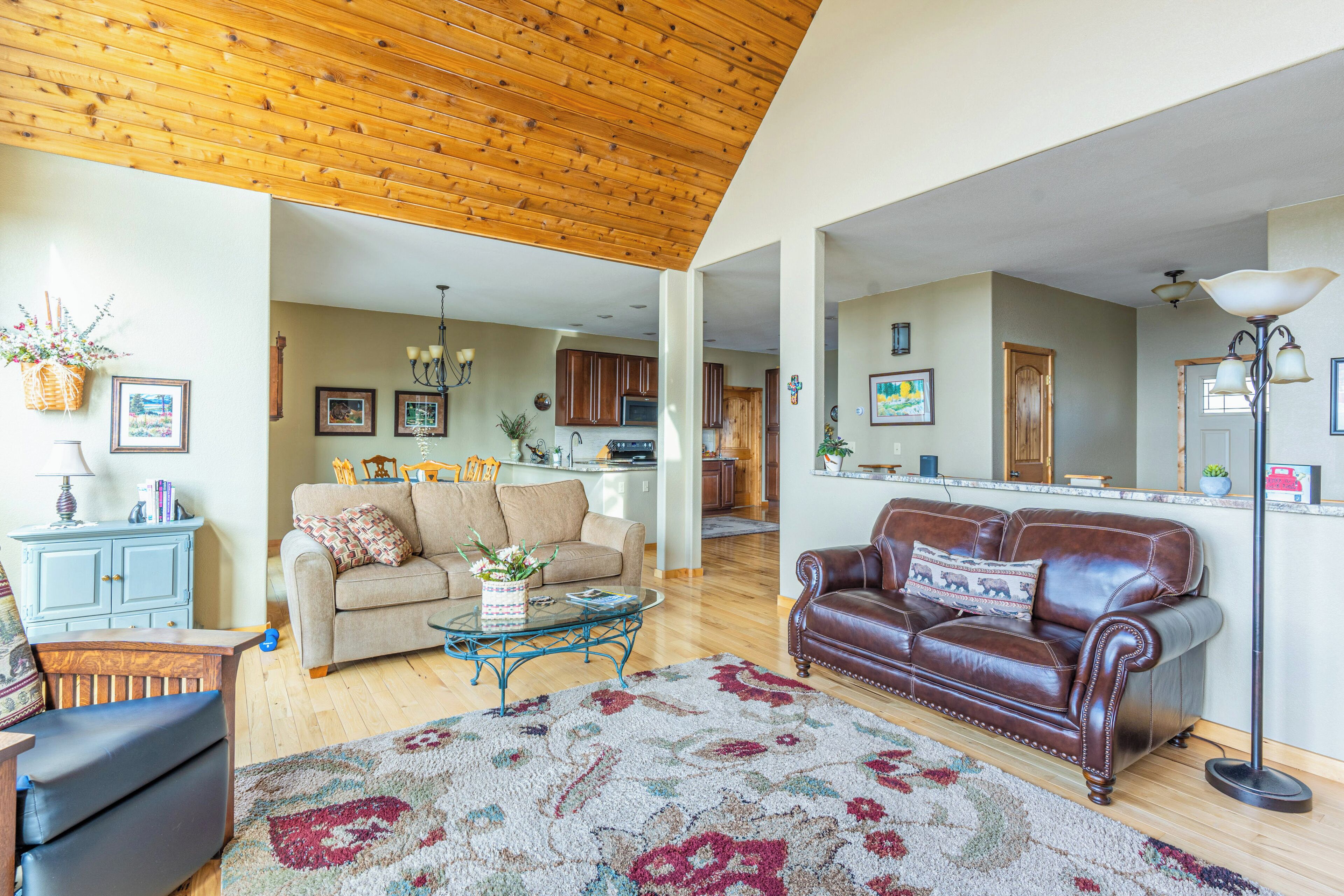 House (3 Bedrooms) | Interior