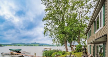 3 BR Lakefront House w/ Private Dock