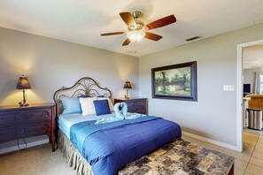 Apartment (1 Bedroom) | Interior - 1 BR Guesthouse w/ Full Kitchen & Lake View (Micanopy)