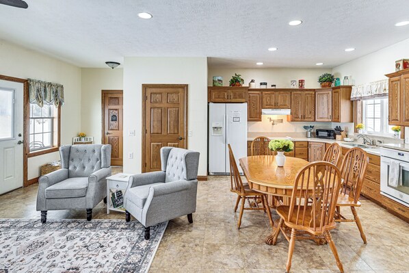 House (1 Bedroom) | Interior - Amish Country Near Shipshewana: Patio & Grill! (Millersburg)