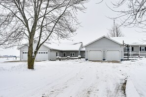 House (1 Bedroom) | Interior - Amish Country Near Shipshewana: Patio & Grill! (Millersburg)