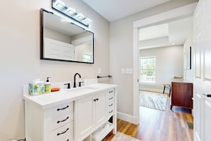 Interior - 2BR Charming House w/ Amazing Views (Pilot Mountain)