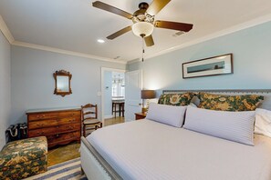 House (1 Bedroom) | Interior - Dairy Cottage w/ Scenic Views, Outdoor Grilling (Tylertown)