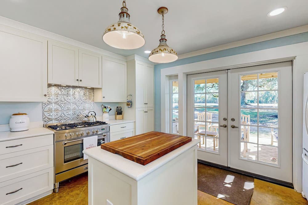 Dairy Cottage w/ Scenic Views, Outdoor Grilling - Davis Lake, MS