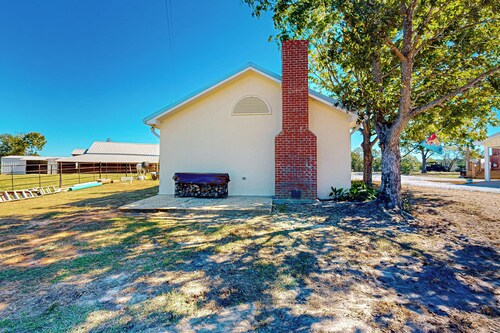 Dairy Cottage w/ Scenic Views, Outdoor Grilling