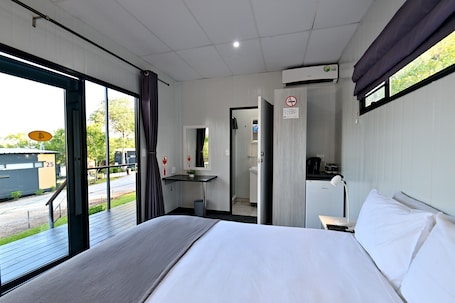 Wifi gratis y ropa de cama . SleepOver Colesberg
