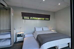 واي فاي مجانًا وملاءات أسرّة