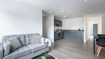 Classic Apartment, 1 Bedroom, Non Smoking | Private kitchen | Electric kettle, toaster