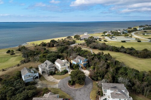 Sunsets, Charming, Oceanfront Community Pool, Sound Access, NH0128