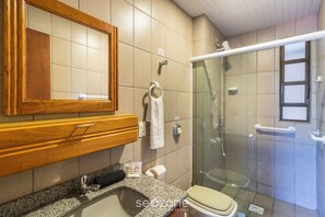 Basic Apartment | Bathroom | Shower - Apart w/ BBC 400 m From the Beach Err0104 (Itapema)