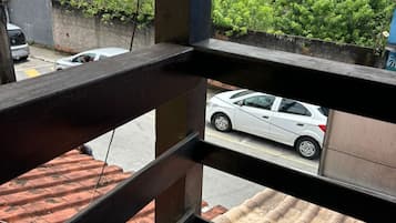 Suite – comfort, balkong, byutsikt | Overnattingsstedets uteområder