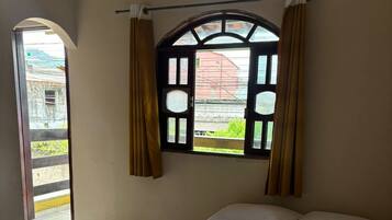 Suite Comfort, balcone, vista città | Wi-Fi gratuito