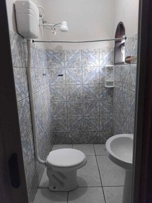 Suite Comfort, balcone, vista città | Bagno