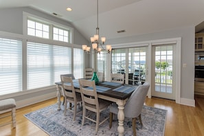 Dining - 4 Bed, 4.5 bath Home in Verandah Bay Community! Close to Fenwick Island & Ocean City Beaches, Community Pool, Elevator, Free Wifi! (Selbyville)
