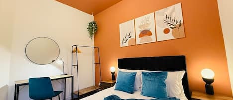 Iron/ironing board, travel cot, free WiFi, bed sheets