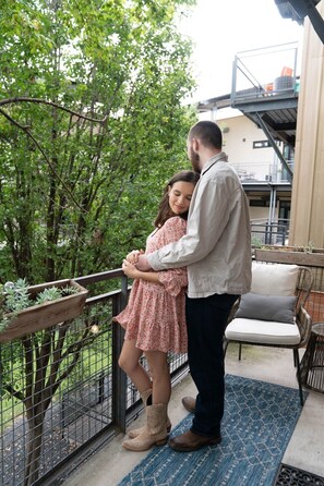 Balcony view - Lamar Treehouse (Austin)