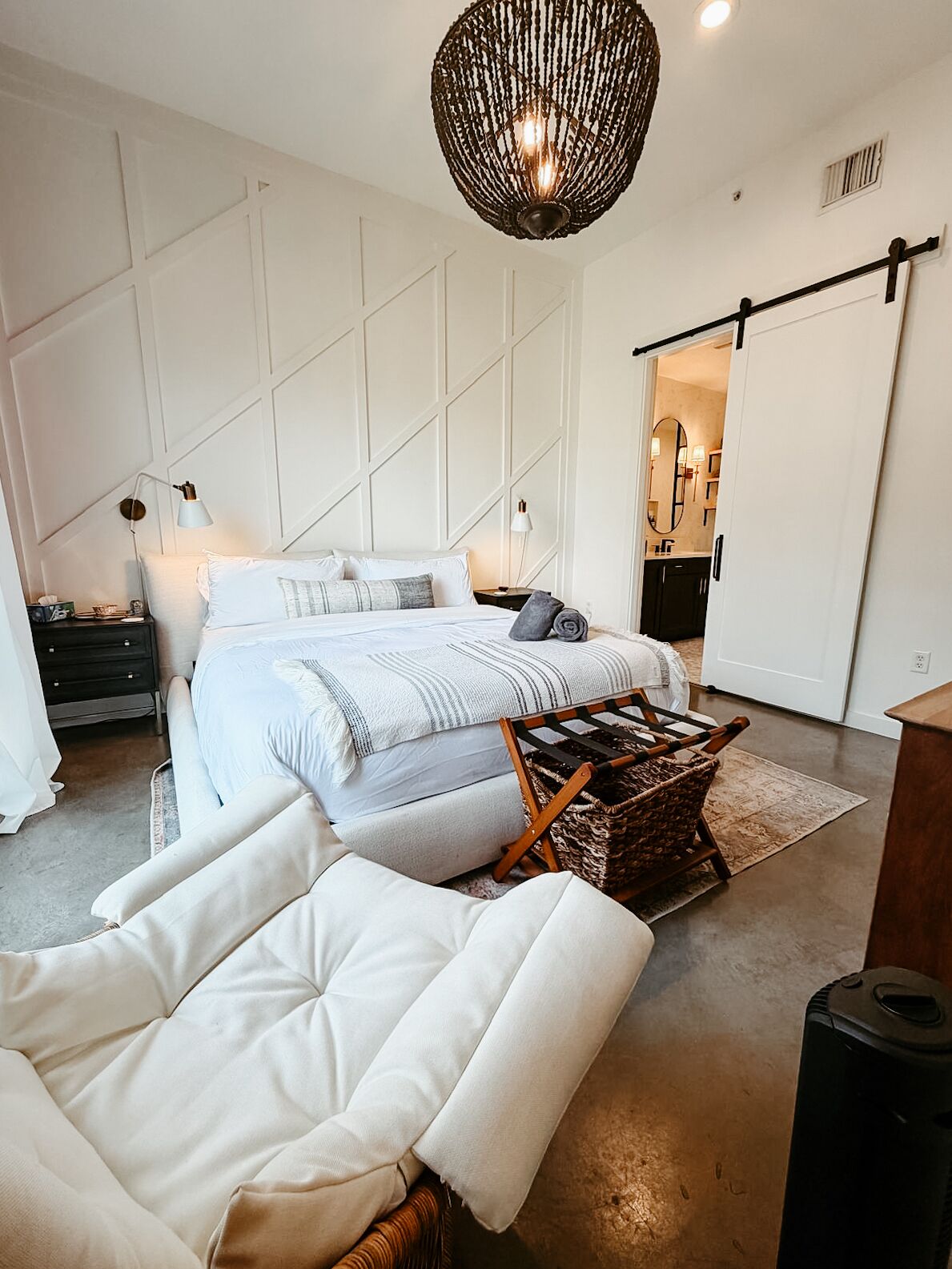 Blackout curtains, free WiFi