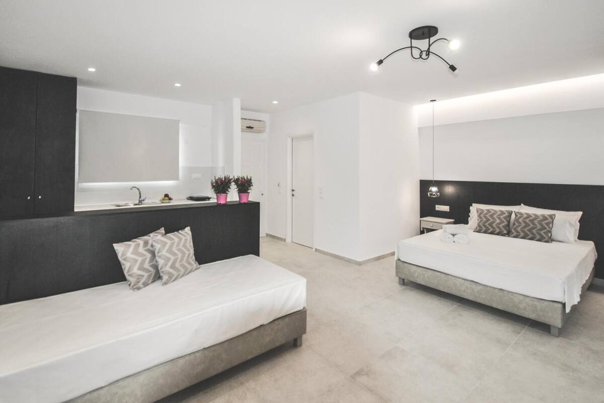 Superior Double Room | Hypo-allergenic bedding, soundproofing, free WiFi, bed sheets