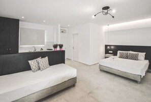 Superior Double Room | Hypo-allergenic bedding, soundproofing, free WiFi, bed sheets - Imeres Studios & Apartments (Polychrono)