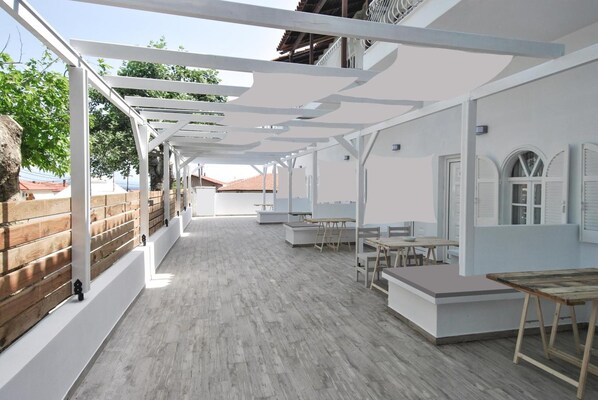 Deluxe Apartment | Balcony - Imeres Studios & Apartments (Polychrono)