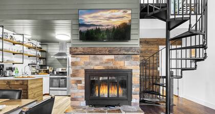 Downtown Gatlinburg~3Bed/3Bath~Walk to Town~Mintues to Anakeesta and The Strip