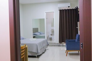 デラックス ルーム | デスク、ノートパソコン用作業スペース、WiFi (無料)