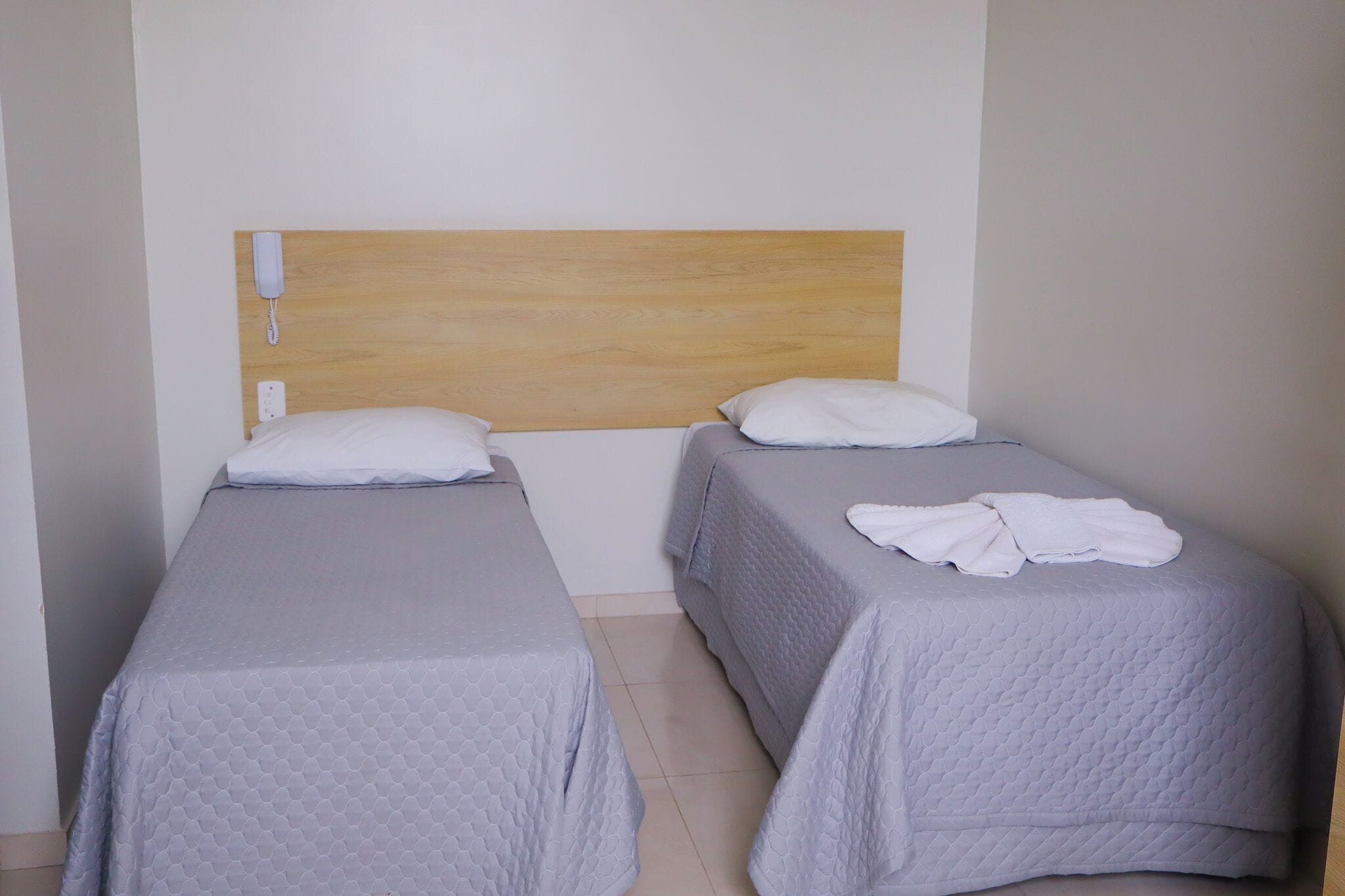 デラックス ツインルーム | デスク、ノートパソコン用作業スペース、WiFi (無料)