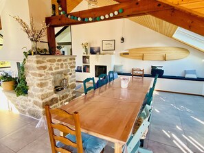 Dining - The Pond Villa – 700 m from the beach facing the Glénan Islands (Trégunc)