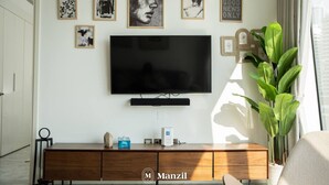 Unclassified image, 2 of 20, button - Modern 1BR Stunning Lake View Business Bay (Dubai)