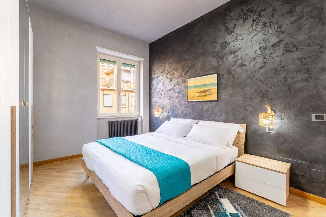 3 habitaciones y tabla de planchar con plancha 