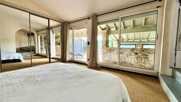 Fer et planche Ă repasser, Wi-Fi gratuit, draps fournis