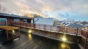 تناول الطعام بالخارج