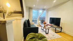 TV - HOME AWAY PENTHOUSE LONDON (London)