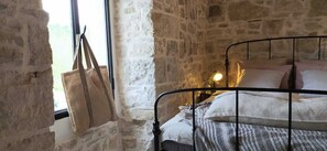 Iron/ironing board, free WiFi, bed sheets - Villa Olivi – Nature Escape & Authentic Istrian Experience Near Motovun (Brkač)