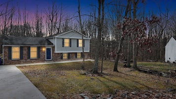 House, 3 Bedrooms | Exterior