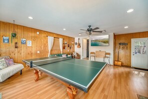 Casa, 3 habitaciones | Sala de juegos