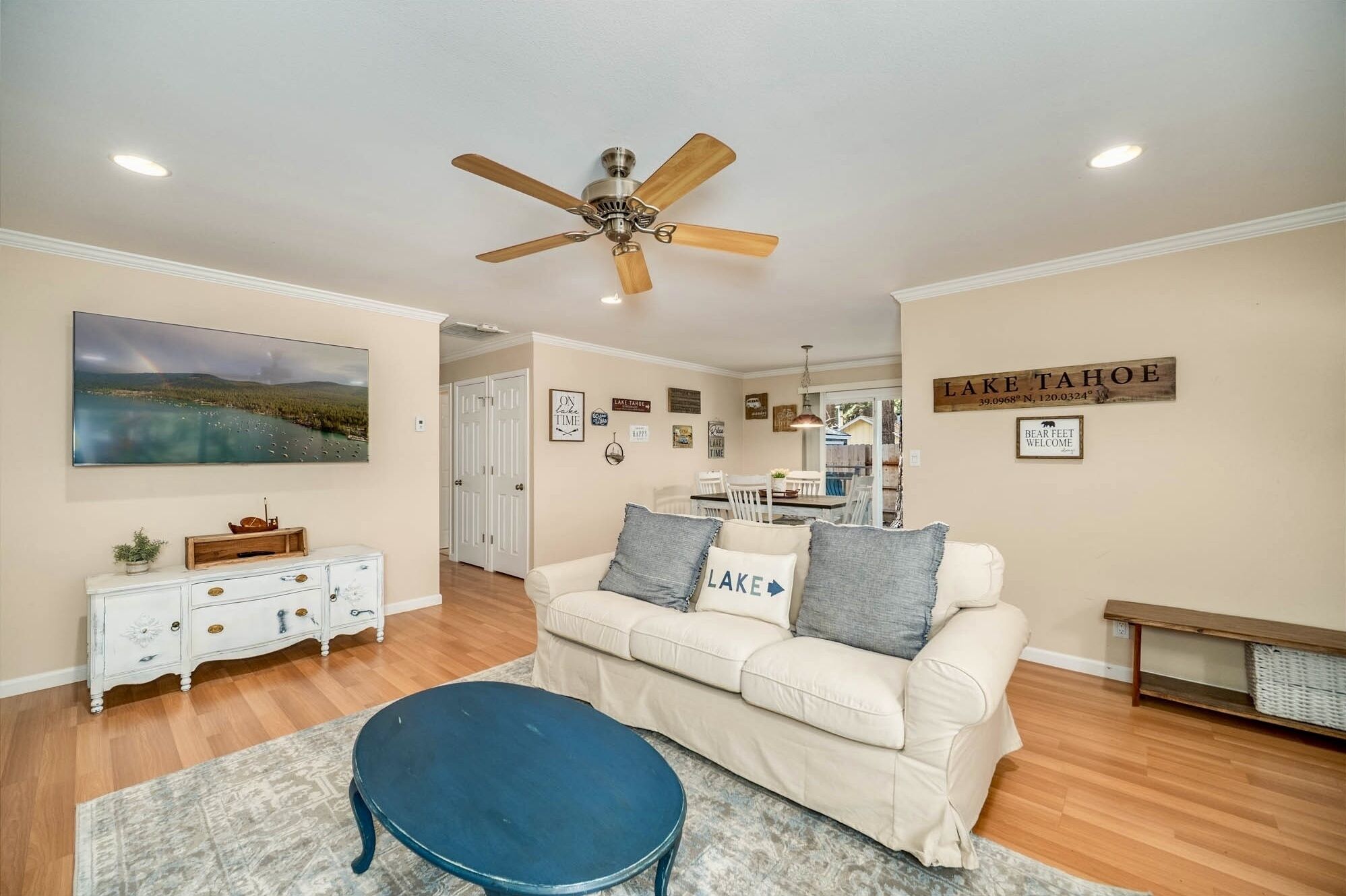 獨棟房屋, 3 間臥室 | 起居區 | 智慧型電視