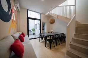 Televisión, oficina