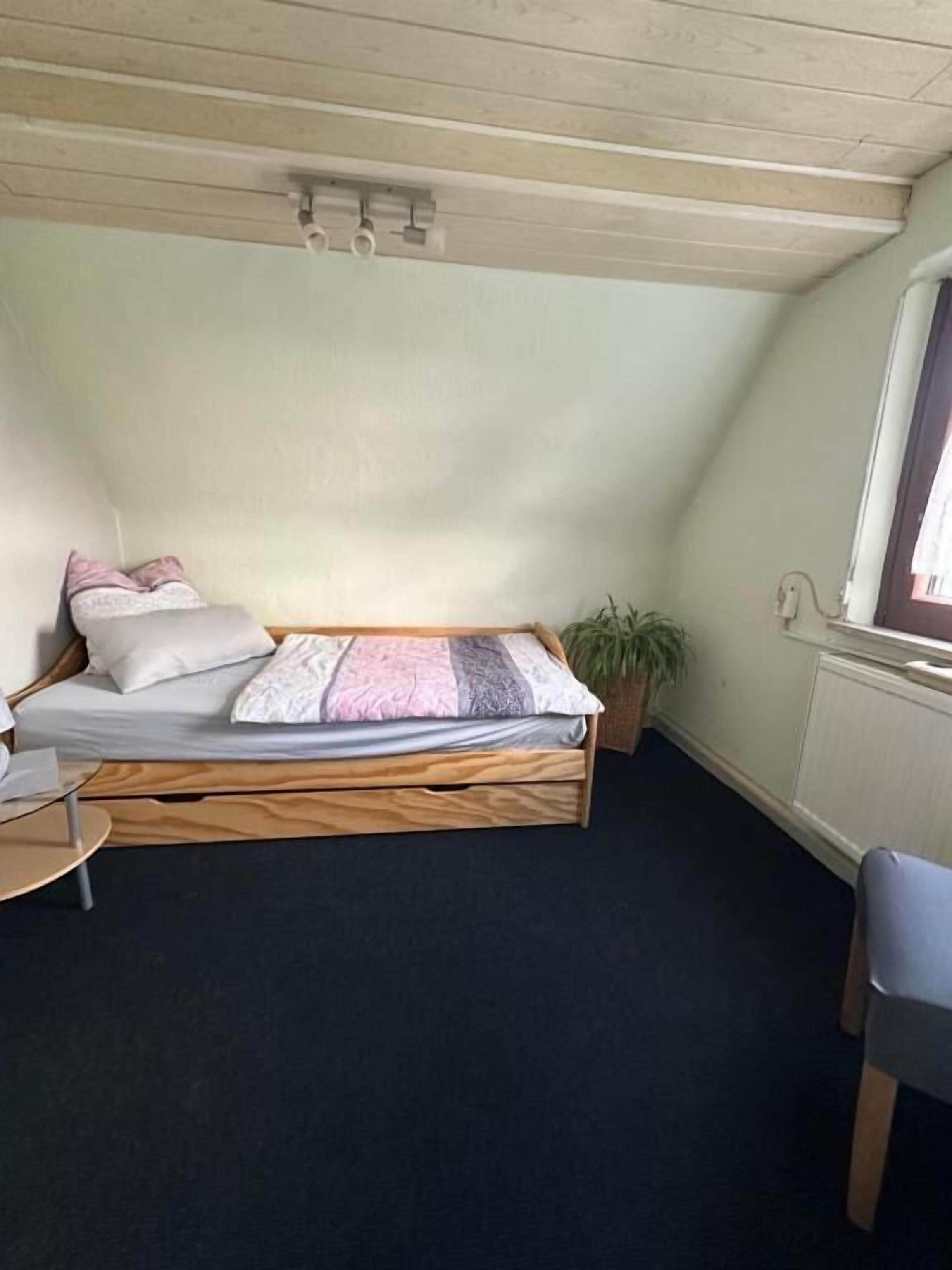 غرفة فردية | مكواة/لوح كي وواي فاي مجانًا