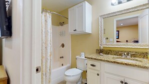 Bathroom - Ocean Whisper: 3  BR, 2  BA House in Crystal Beach, Sleeps 8 (Bolivar Peninsula)