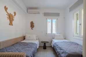 Brankas, setrika/meja setrika, dan Wi-Fi gratis