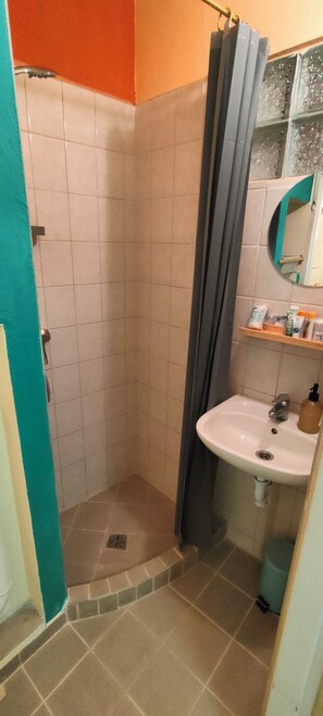Bathroom - Adorable 1-bedroom studio in charming Jihomoravský kraj (Jihomoravský kraj)