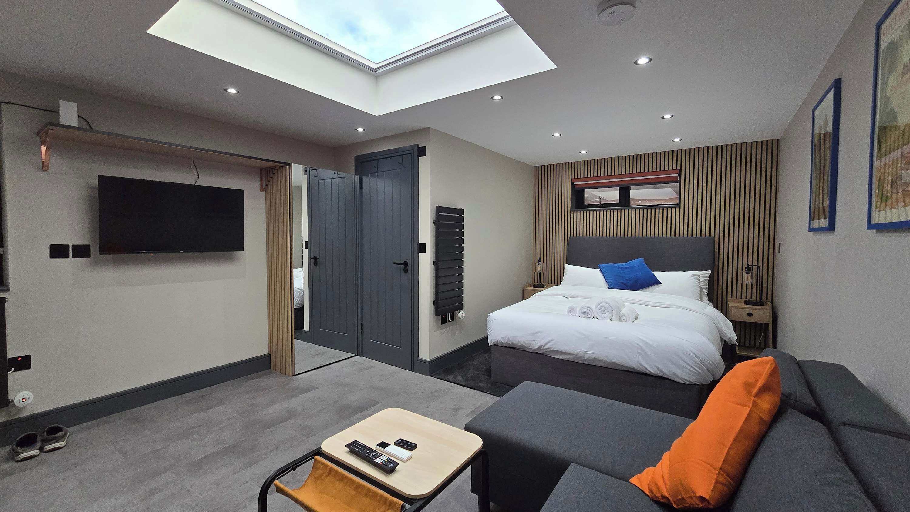 Fer et planche à repasser, accès Internet, draps fournis